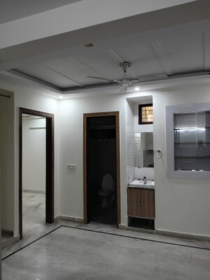  4 BHK Builder Floor at Vasundhara Sector 5 – for Rent