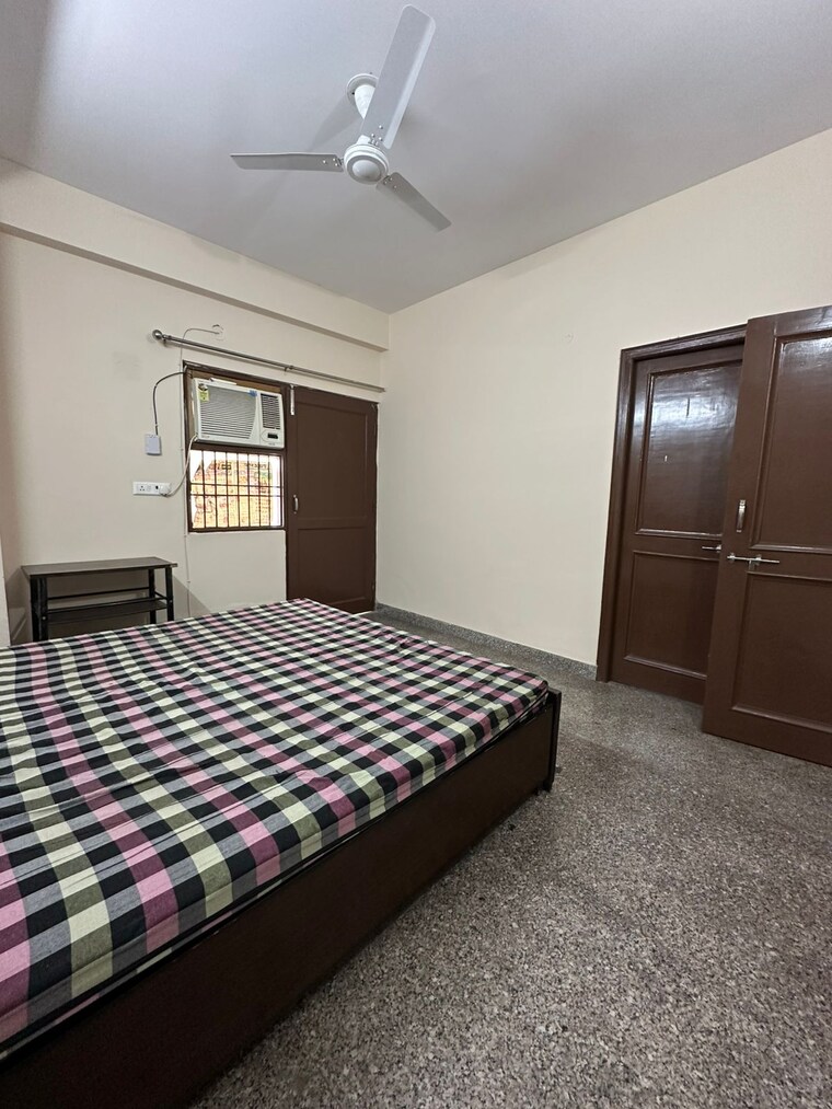 Bedroom, sector 15 1 Bedroom 600 Sq.Ft. Builder Floor In Sector 15 Gurgaon 10718653