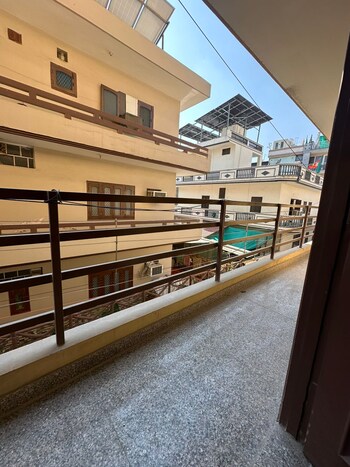 1 BHK Builder Floor for Rent in Sector 15, Gurgaon