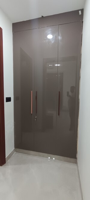 Building Lobby in 5 BHK Builder Floor at TDI The Retreat, Sector 89 – for Sale