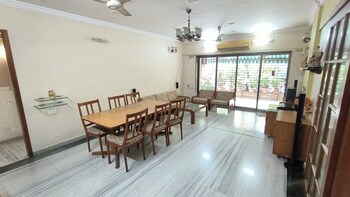 Kuvar House