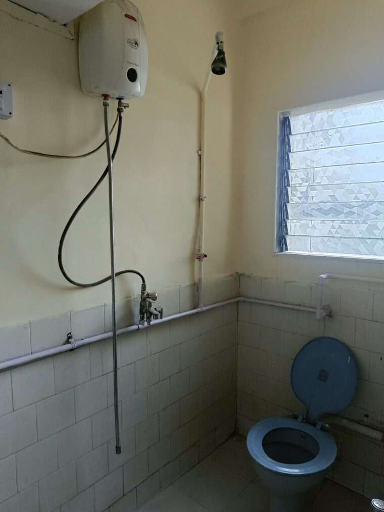 Bathroom, big-splash 1 Bedroom 750 Sq.Ft. Apartment In Vashi Sector 17 Navi Mumbai 10719060