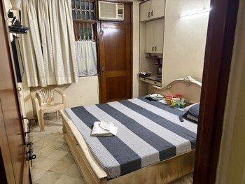 1 BHK Builder Floor for Rent in Lajpat Nagar I, Delhi