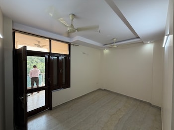 2 BHK Builder Floor for Rent in Patel Nagar, Delhi