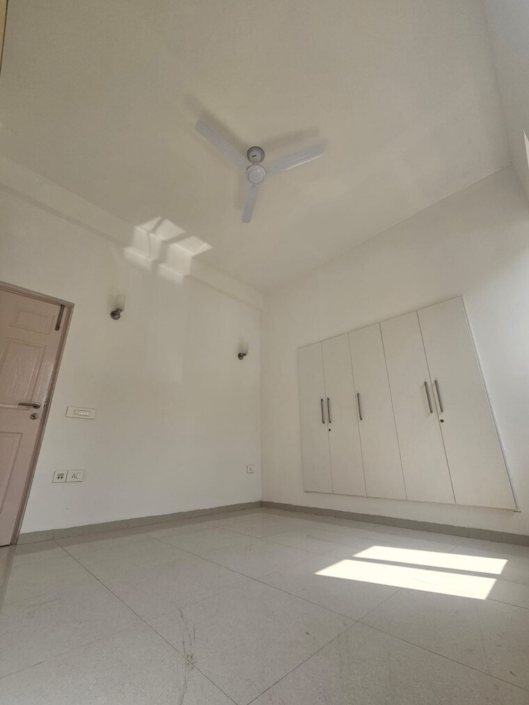 Room, emaar-mgf-emerald-hills 4 Bedroom 400 Sq.Ft. Builder Floor In Sector 65 Gurgaon 10720430