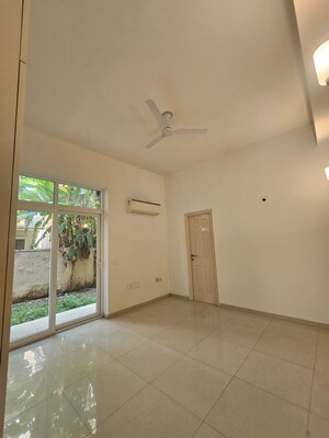 Room in 4 BHK Builder Floor at Emaar MGF Emerald Hills, Sector 65 – for Rent