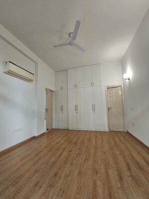 4 BHK Builder Floor For Rent in Emaar MGF Emerald Hills, Sector 65