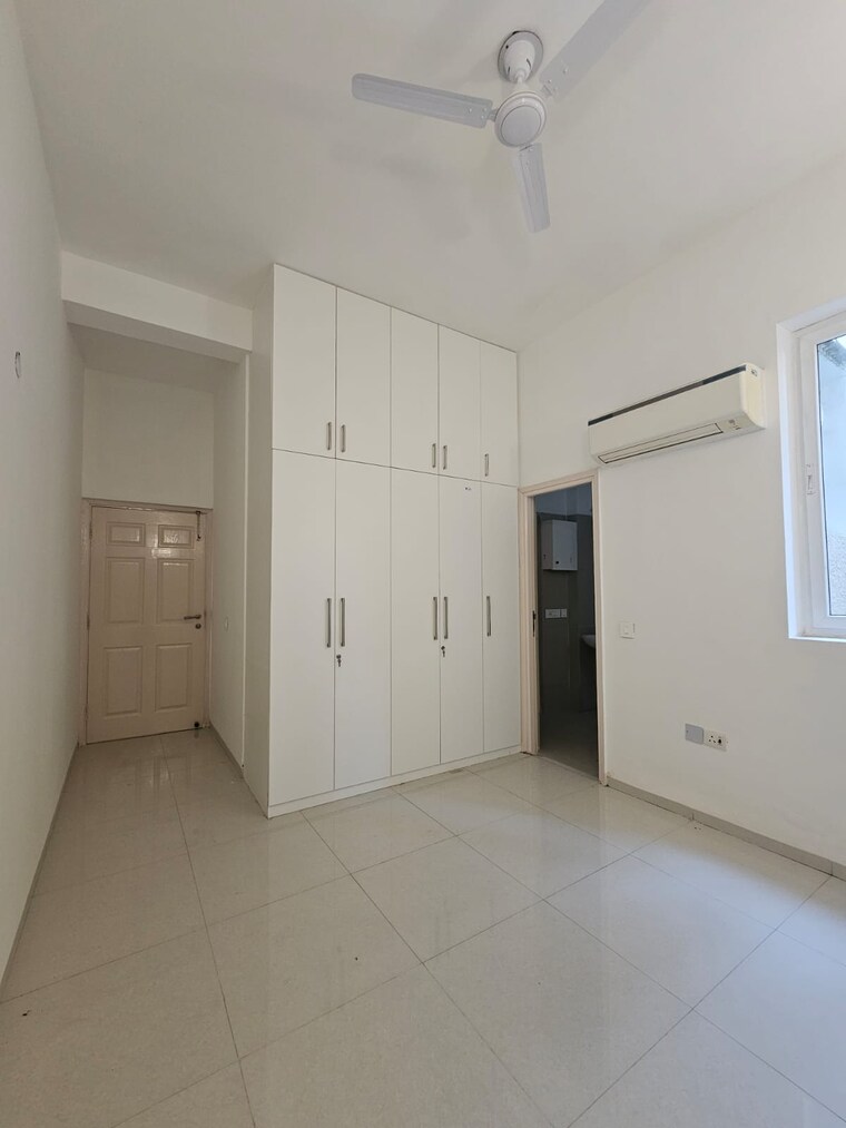 Room, emaar-mgf-emerald-hills 4 Bedroom 400 Sq.Ft. Builder Floor In Sector 65 Gurgaon 10720430