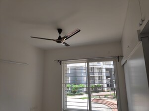 Room in 3 BHK Apartment at Purva Palm Beach, Hennur Road – for Rent