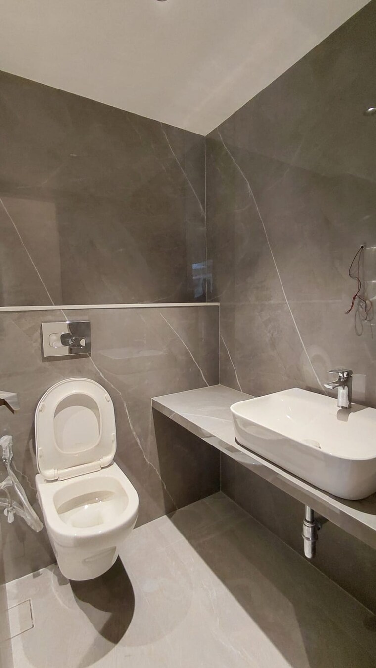 Bathroom, nagpal-flushel 4 Bedroom 2038 Sq.Ft. Apartment In Bandra West Mumbai 10720548