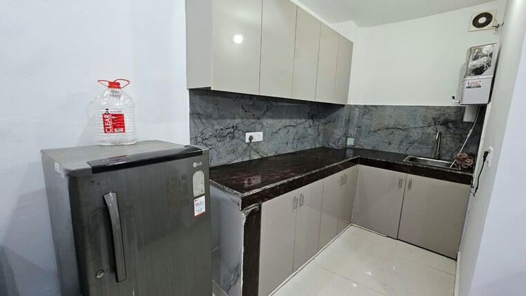 Kitchen, south delhi 1 Bedroom 500 Sq.Ft. Apartment In South Delhi Delhi 10720580