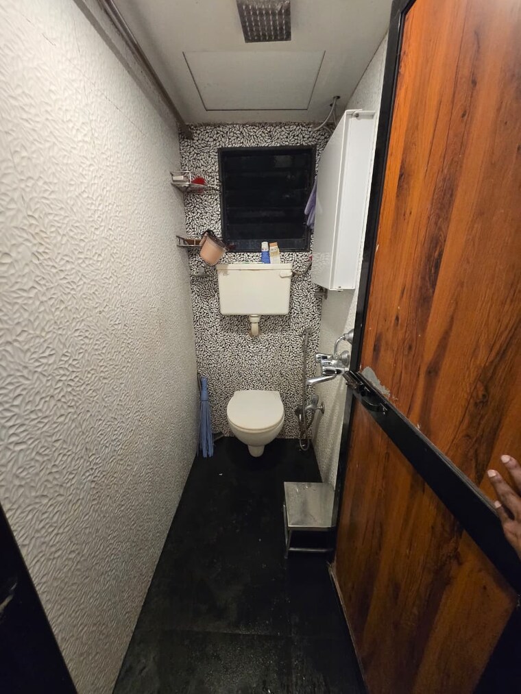 Bathroom, nagari-niwara-chs 1 RK 350 Sq.Ft. Apartment In Goregaon East Mumbai 10720583