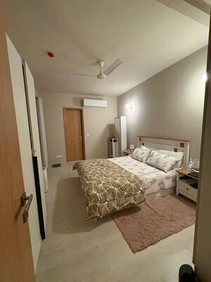 Bedroom in 2 BHK Apartment at M3M Heights, Sector 65 – for Rent
