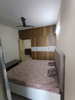 2 BHK Apartment For Rent in Pyramid Square 67A