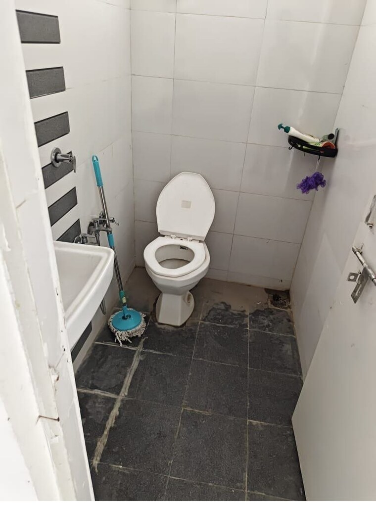 Bathroom, satellite 2 Bedroom 1250 Sq.Ft. Apartment In Satellite Ahmedabad 10720954
