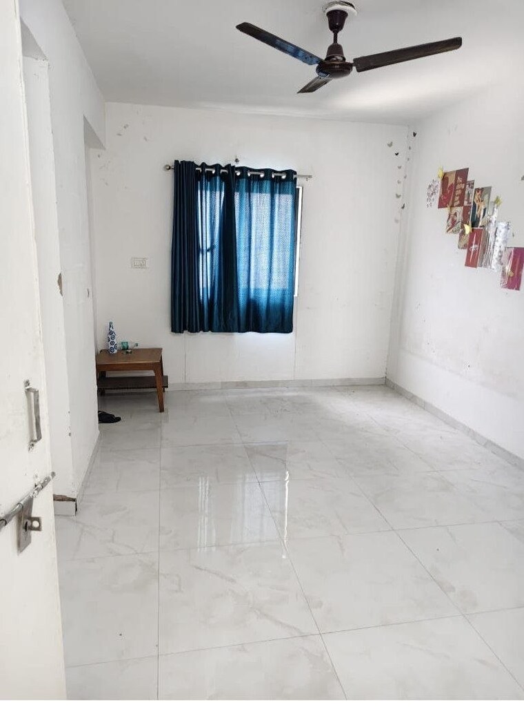 Room, satellite 2 Bedroom 1250 Sq.Ft. Apartment In Satellite Ahmedabad 10720954