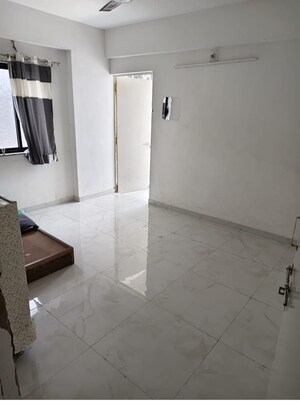 Team Area in 2 BHK Apartment at Satellite – for Rent