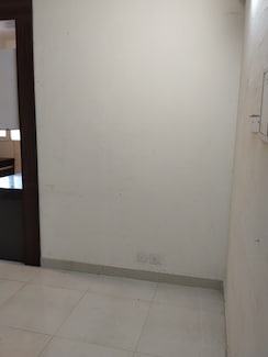 2 BHK Apartment For Rent in Signature Global The Roselia