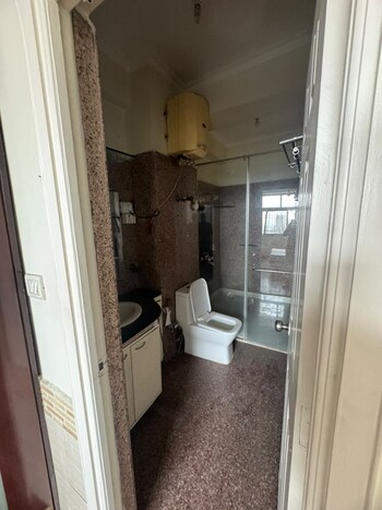 2 BHK Builder Floor for Rent in Indrapuram, Ghaziabad
