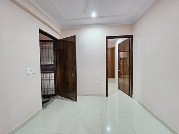 2 BHK Builder Floor for Rent in Chattarpur, Delhi