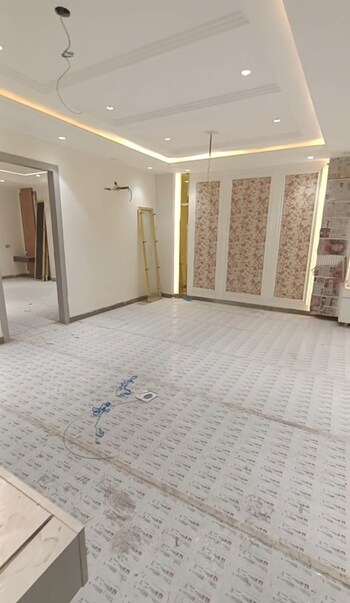 3 BHK Builder Floor for Sale in Vivek Vihar, Delhi