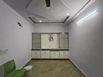 2 BHK Builder Floor for Rent in Rohini, Delhi