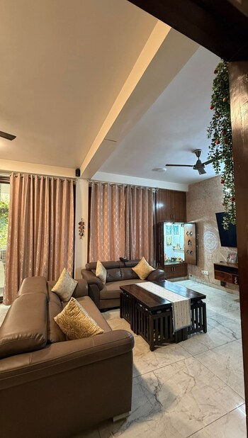 3.5 BHK Builder Floor for Sale in Dilshad Colony, Delhi