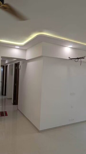 Bedroom in 3 BHK Apartment at Magnus Pratibha, Matunga East – for Rent