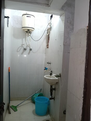 1 RK Flat for Rent in Sector 16b Dwarka, Delhi