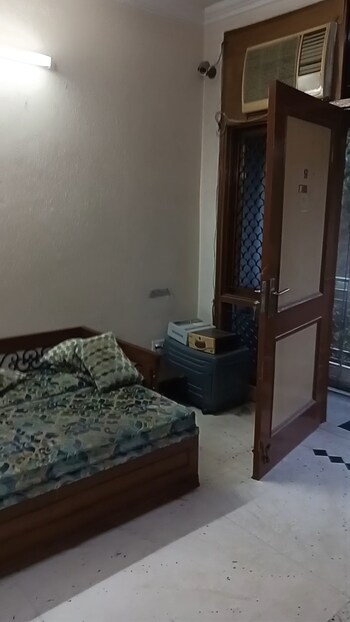 2 BHK Builder Floor for Rent in Lajpat Nagar ii, Delhi