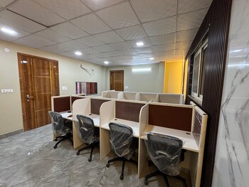 Office Space in IT/SEZ for Rent in Dwarka Mor, Delhi