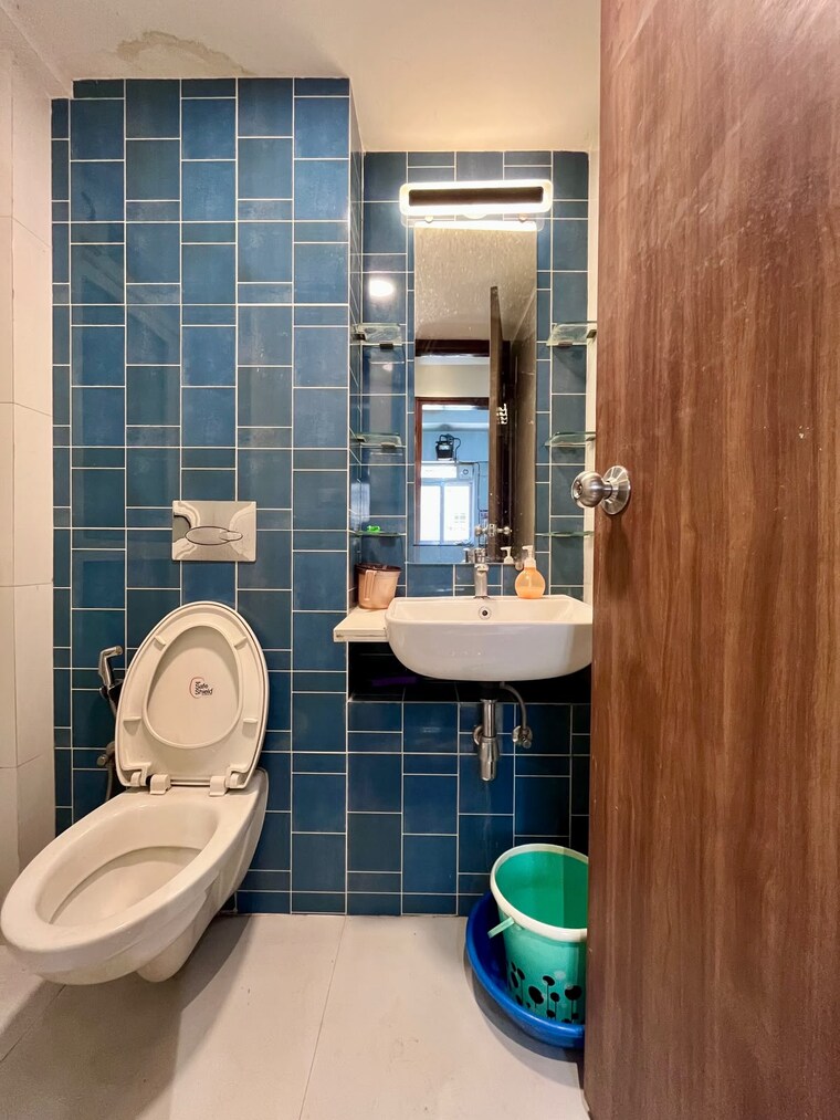 Bathroom, lodha-amara 1 Bedroom 550 Sq.Ft. Apartment In Kolshet Road Thane 10725478