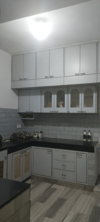 3 BHK Flat for Rent in Sarita Vihar, Delhi