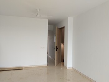 DLF Gardencity Enclave