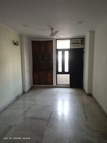 3 BHK Builder Floor for Rent in Sarvapriya Vihar, Delhi