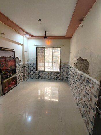 Sai Rydam Grapes Tower