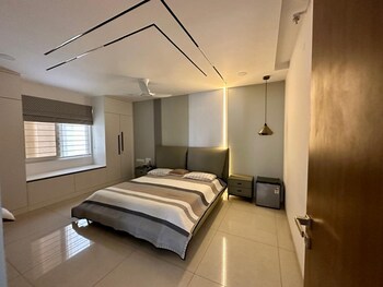 Aparna Serene Park