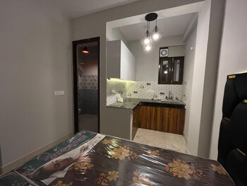 1 RK Builder Floor for Rent in Saket, Delhi