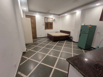 1 RK Builder Floor for Rent in Malviya Nagar, Delhi