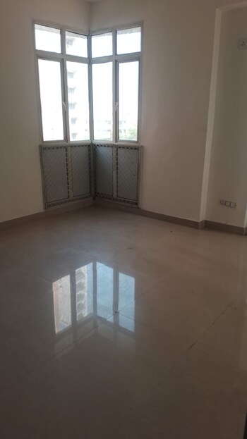 Supertech Czar Suites