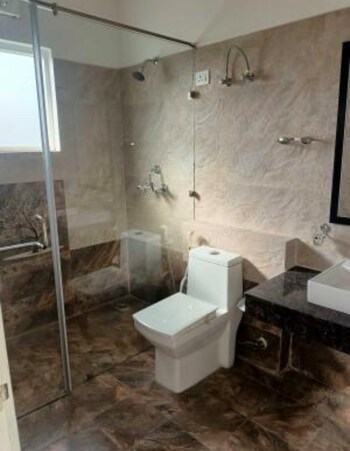 Paramount Golf Foreste Apartments