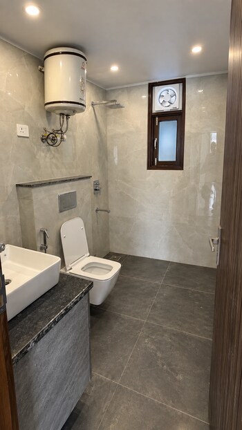 Builder Floor for Sale in Chattarpur, Delhi