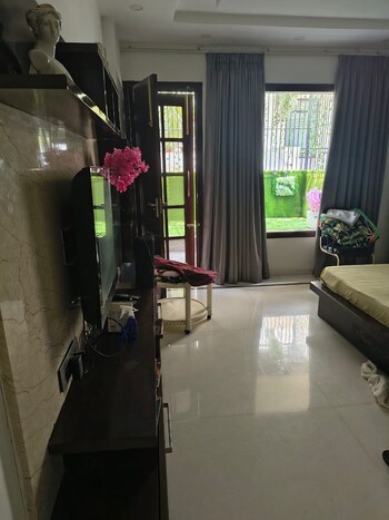 4 BHK Builder Floor for Rent in South City 1, Gurgaon