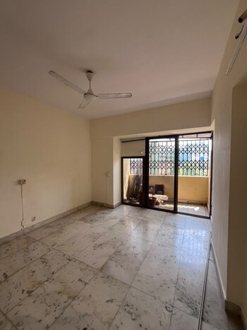 2 BHK Flat for Rent in Lokhandwala Complex, Mumbai