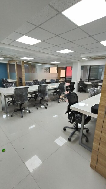 GL Baner Biz Bay