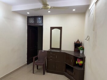 1 BHK Builder Floor for Rent in Patel Nagar, Delhi