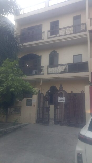 Paramount Golf Foreste Apartments