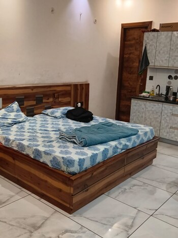 Studio Villa for Rent in Sector 55, Noida
