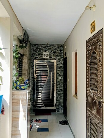 2 BHK Flat for Rent in Sector 16b Dwarka, Delhi