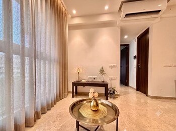 Hiranandani Regent Hill